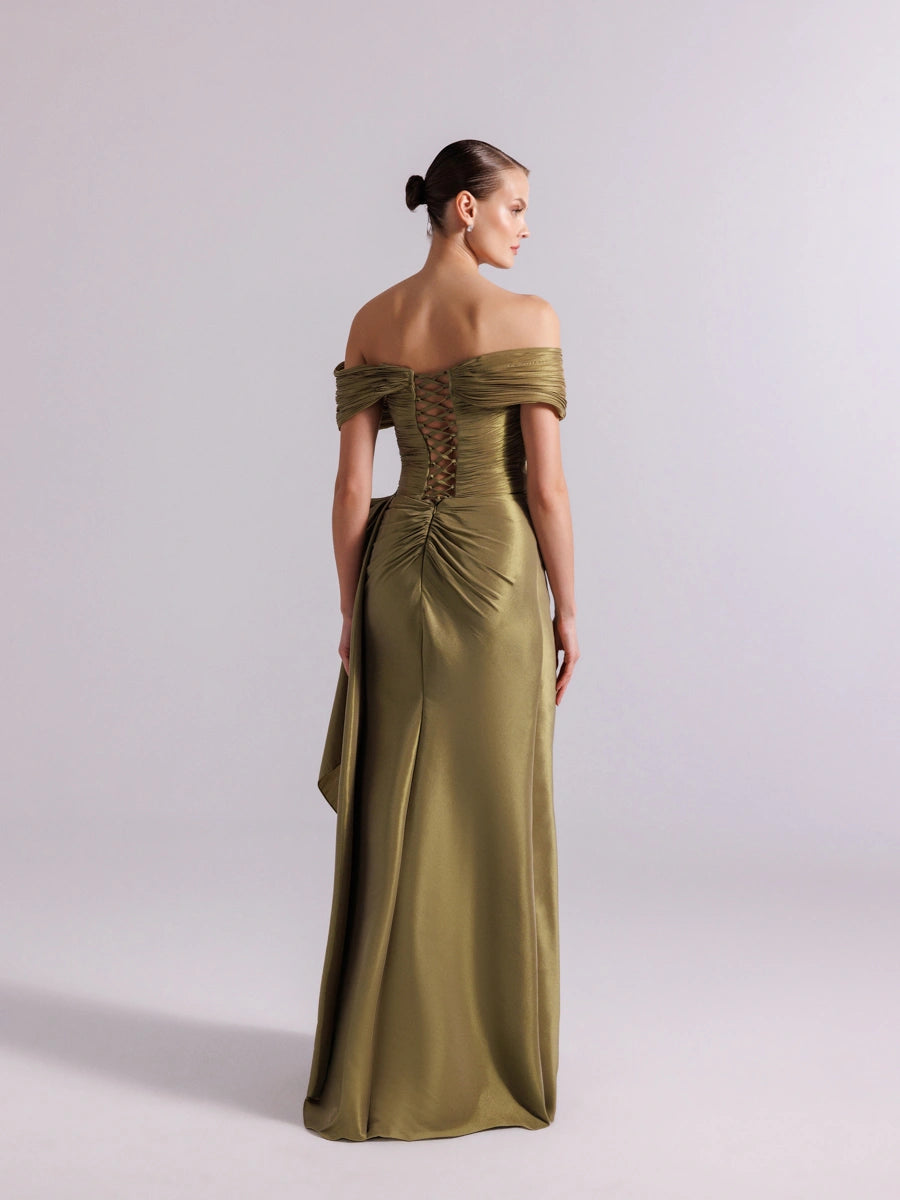 A25086-Şal Kollu Yanı Kuyruklu Ve Yırtmaçlı Balık Abiye