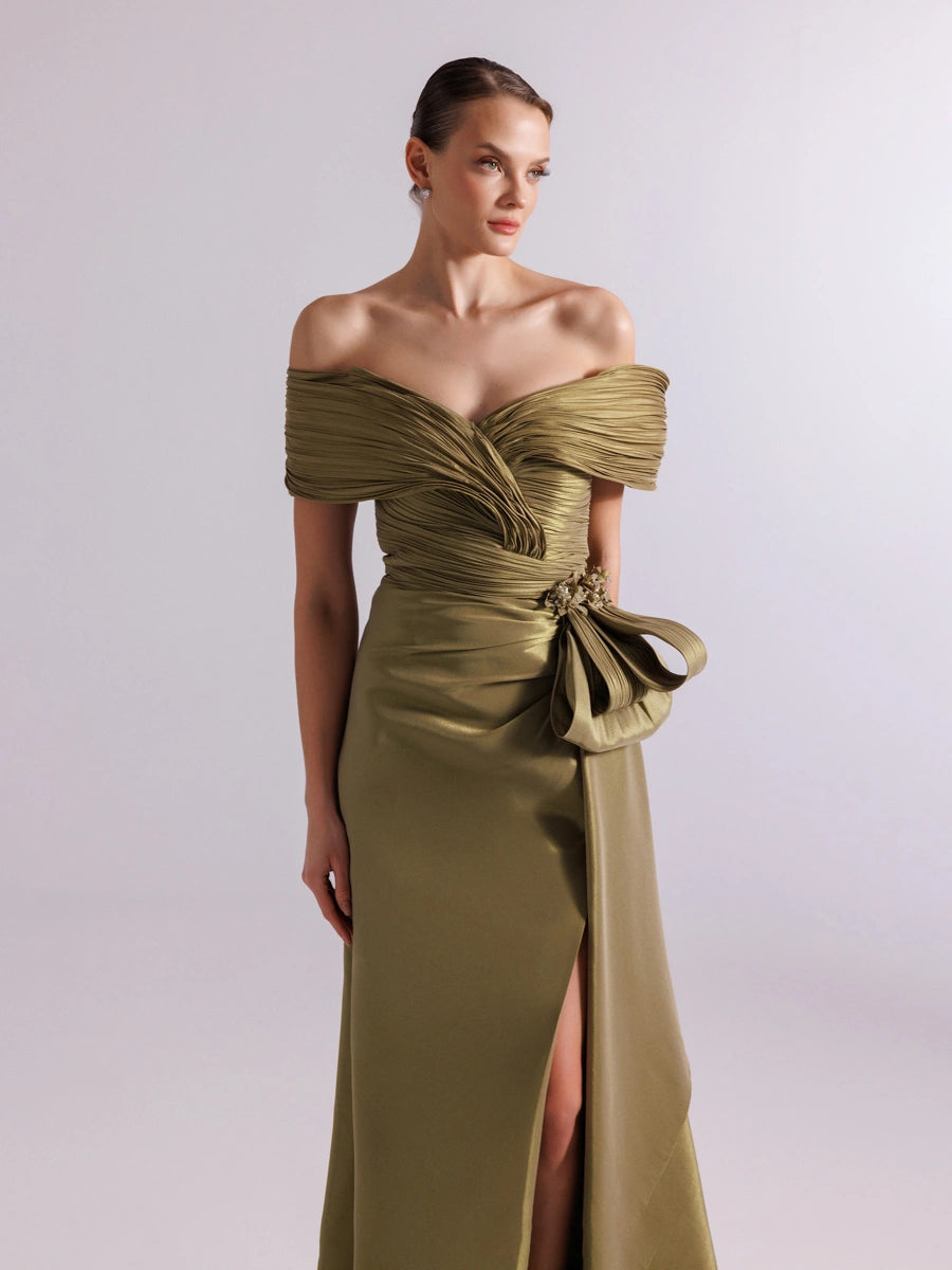 A25086-Şal Kollu Yanı Kuyruklu Ve Yırtmaçlı Balık Abiye