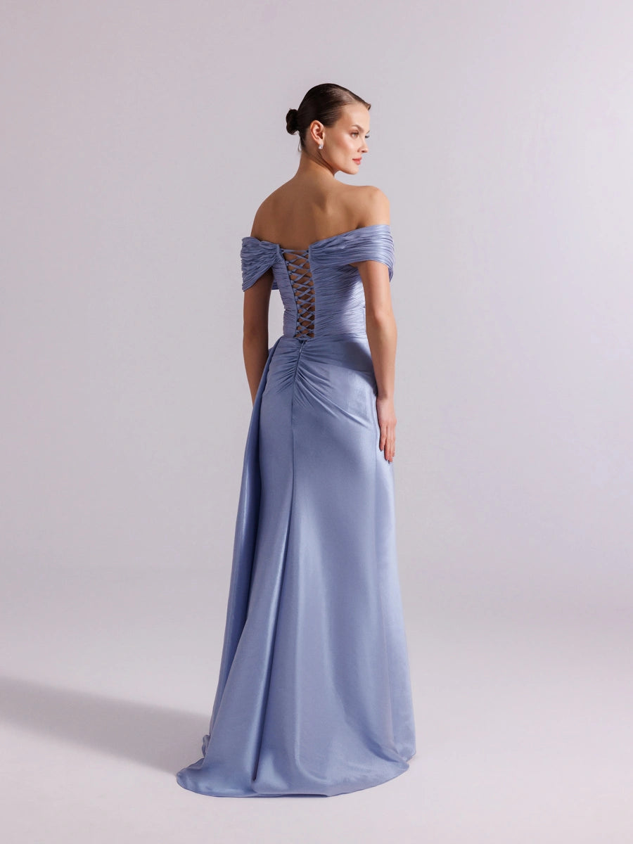 A25086-Şal Kollu Yanı Kuyruklu Ve Yırtmaçlı Balık Abiye