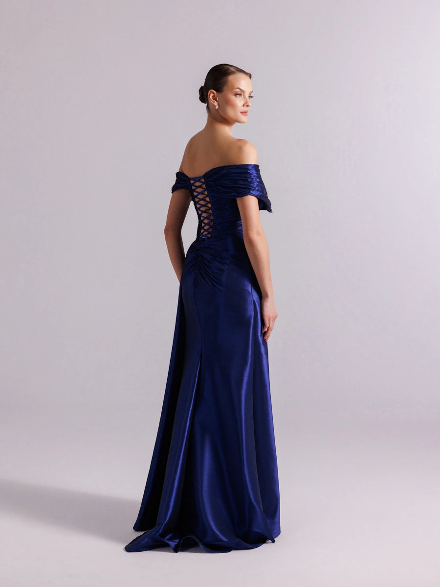 A25086-Şal Kollu Yanı Kuyruklu Ve Yırtmaçlı Balık Abiye