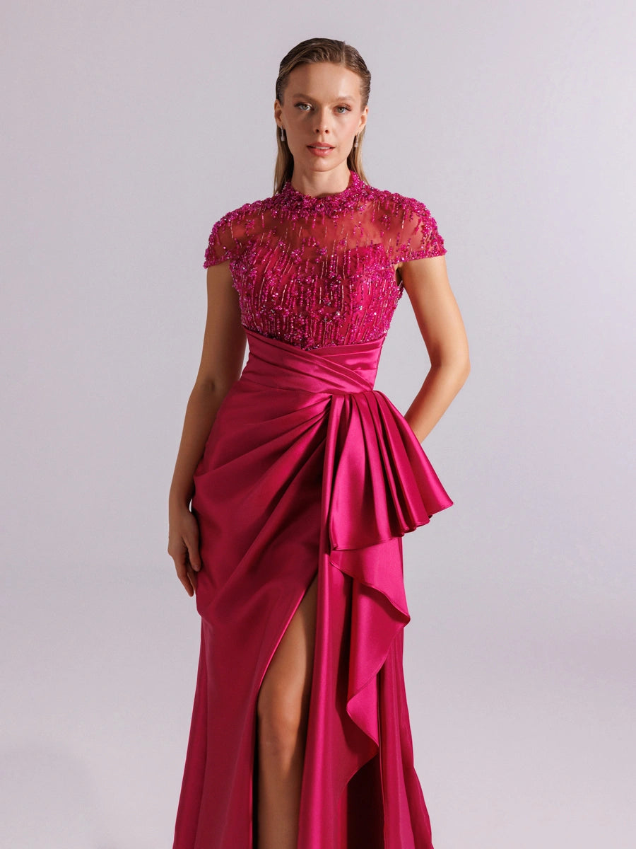 A25094- Üst kısım Taş İşlemeli Yırtmaçlı Uzun Abiye Elbise