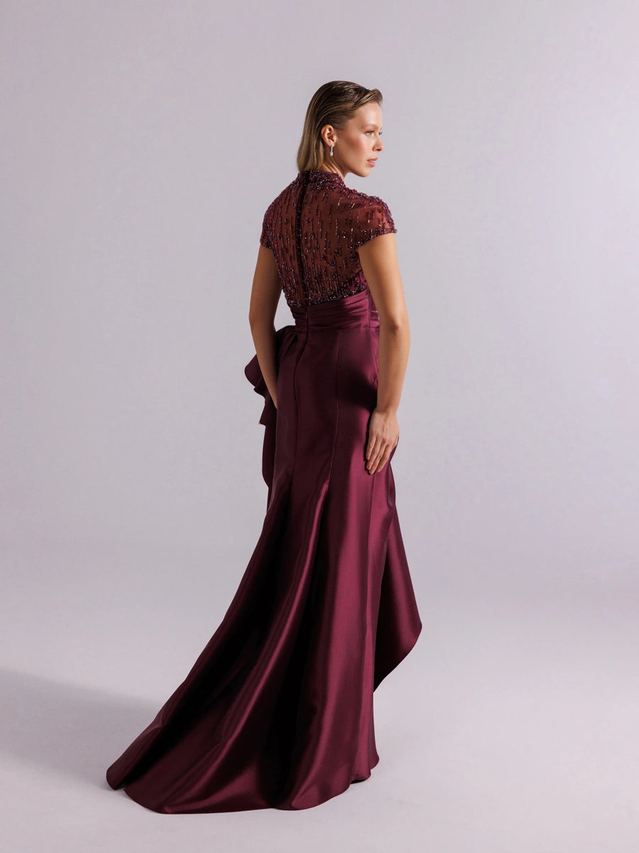 A25094- Üst kısım Taş İşlemeli Yırtmaçlı Uzun Abiye Elbise