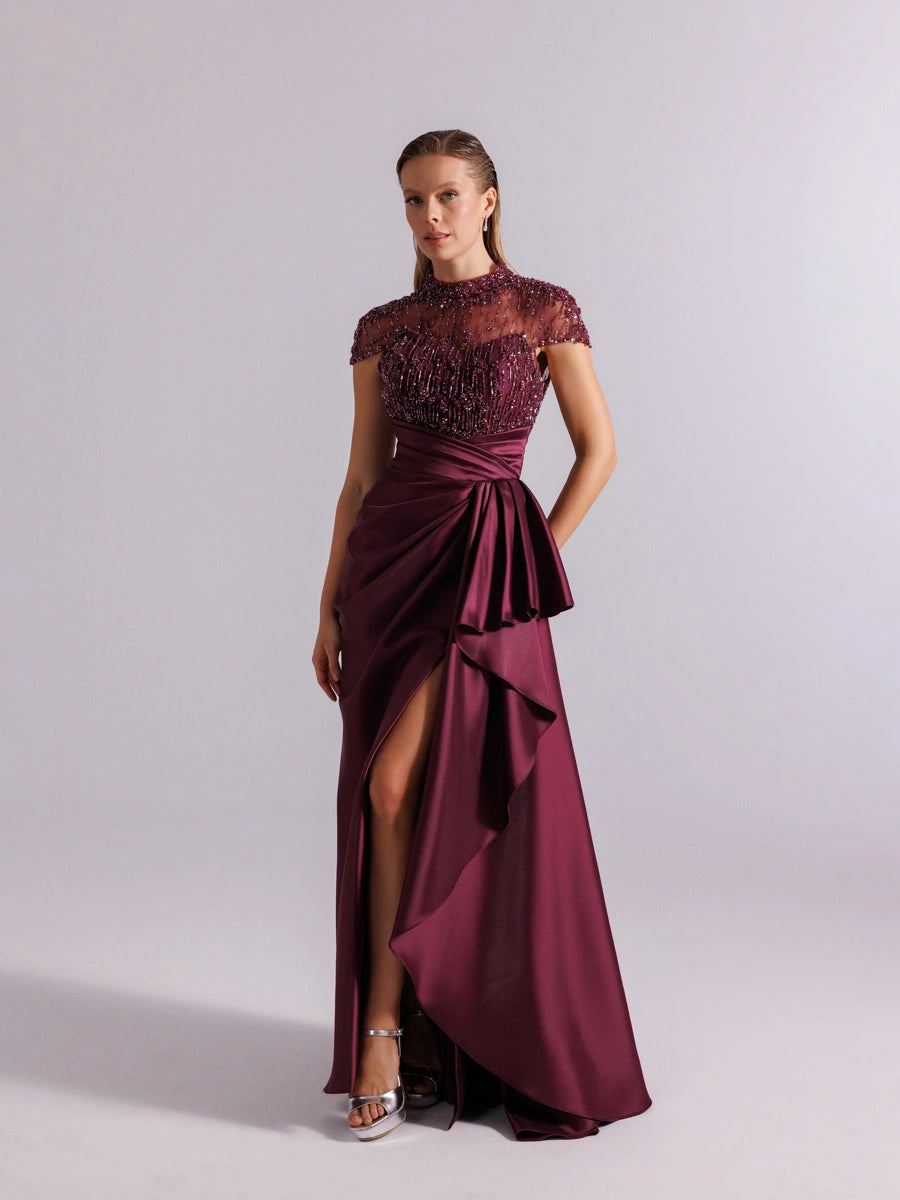 A25094- Üst kısım Taş İşlemeli Yırtmaçlı Uzun Abiye Elbise