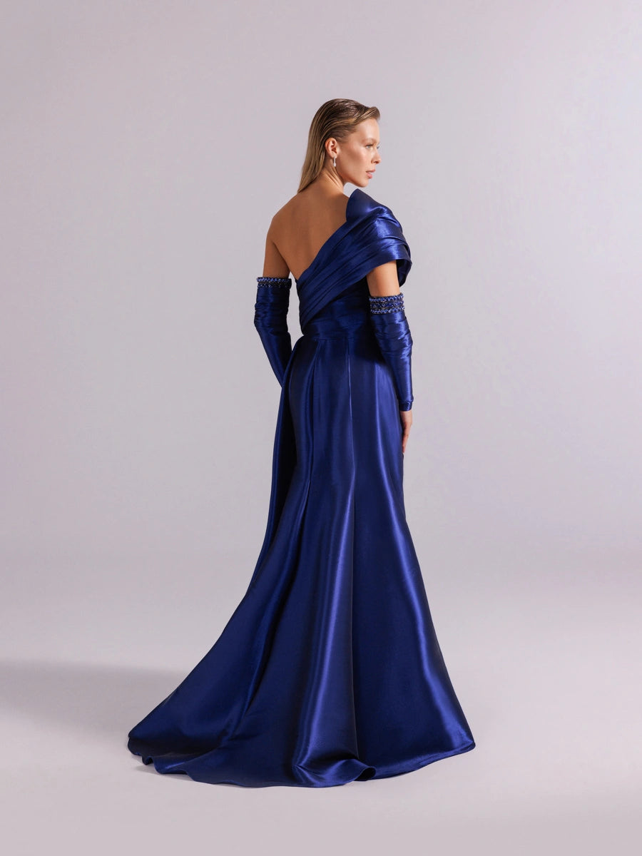 A25102-Straplez Tek Omuz Göğüsü ve kolları İşleme Detaylı Balık Abiye