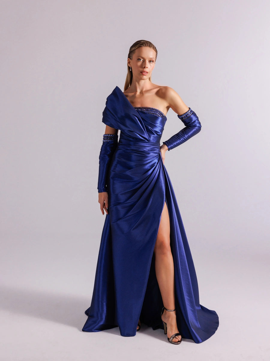 A25102-Straplez Tek Omuz Göğüsü ve kolları İşleme Detaylı Balık Abiye