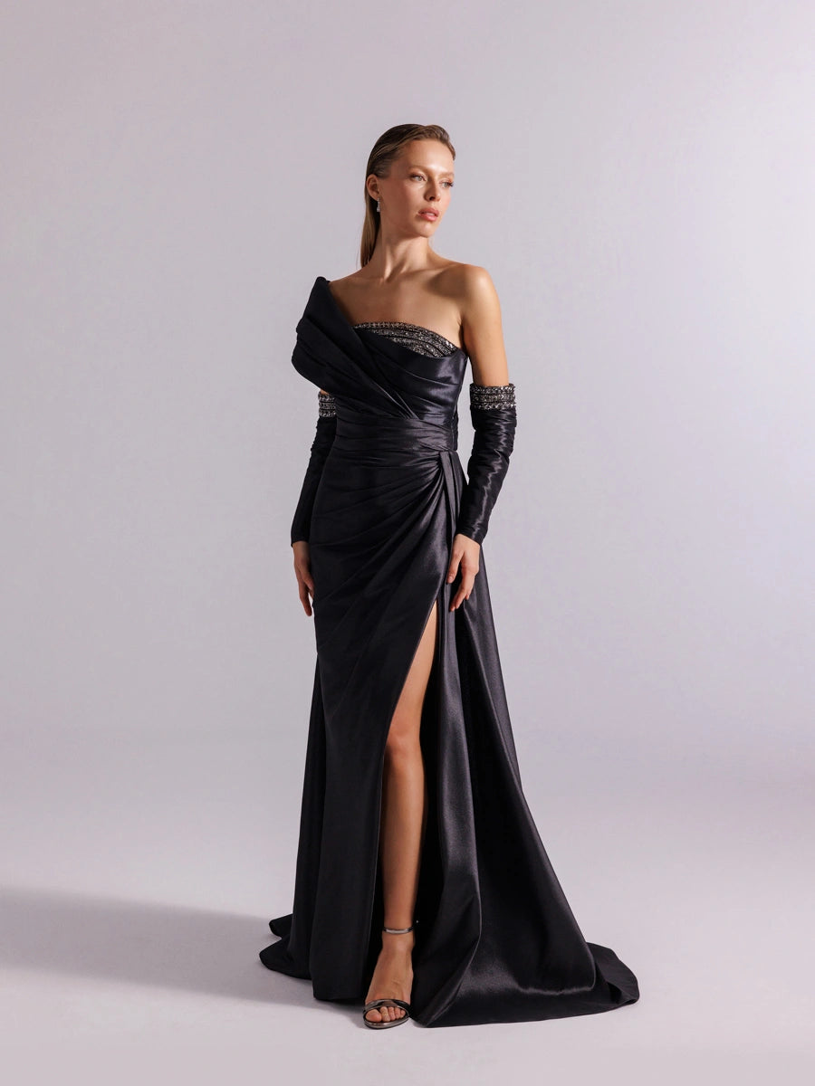 A25102-Straplez Tek Omuz Göğüsü ve kolları İşleme Detaylı Balık Abiye