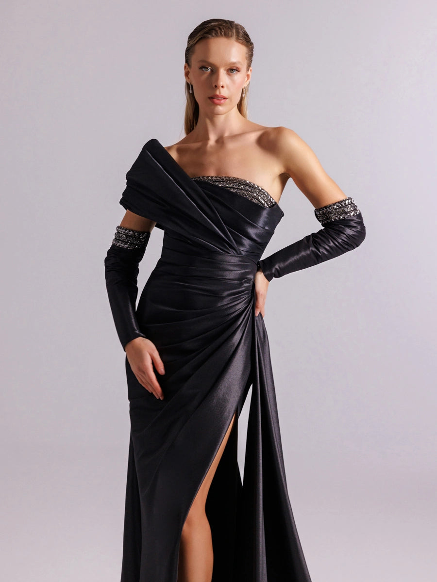 A25102-Straplez Tek Omuz Göğüsü ve kolları İşleme Detaylı Balık Abiye