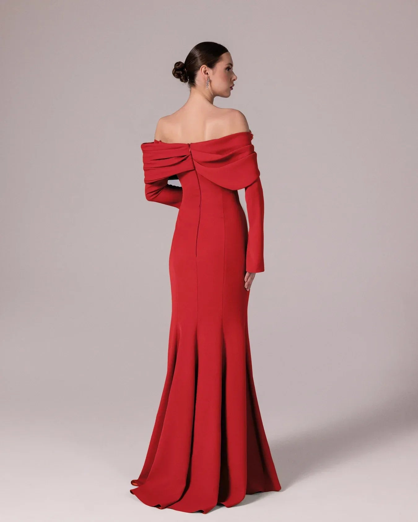 A25182-Yakası Taş Detaylı Yırtmaçlı Balık Abiye Elbise - Kenzel