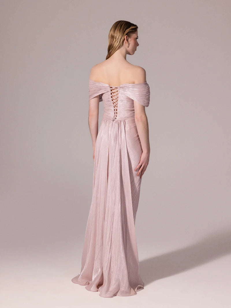 A25189-Önü İşlemeli Omuz Detaylı Pliseli Uzun Elbise