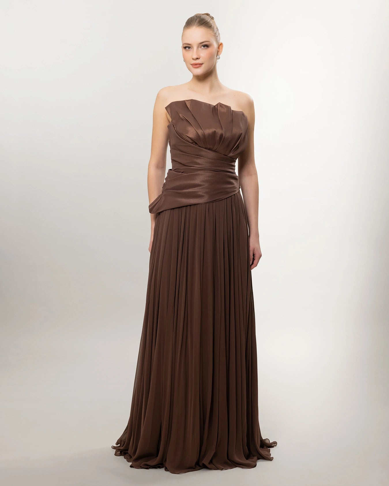 A26027-Straplez Drapeli Pileli Uzun Abiye Elbise