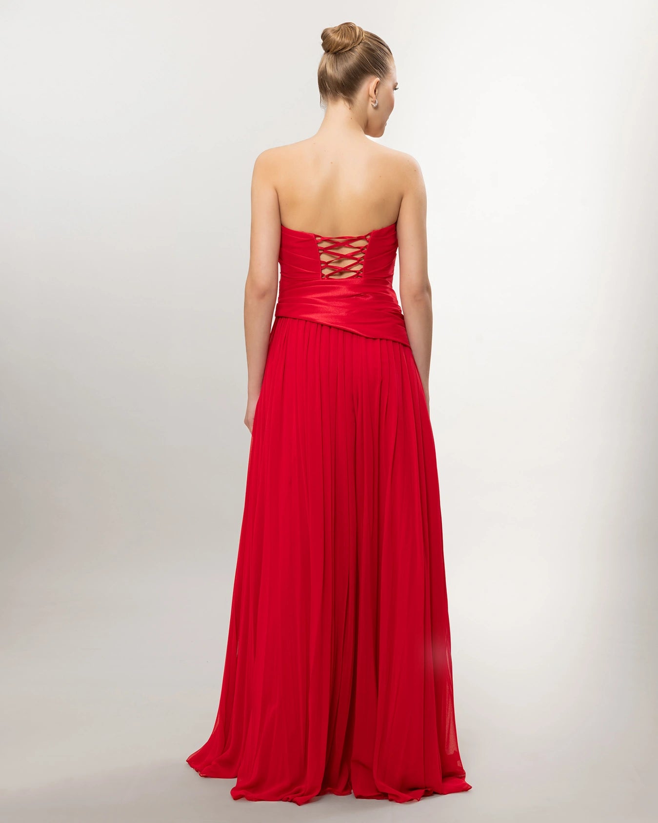 A26027-Straplez Drapeli Pileli Uzun Abiye Elbise