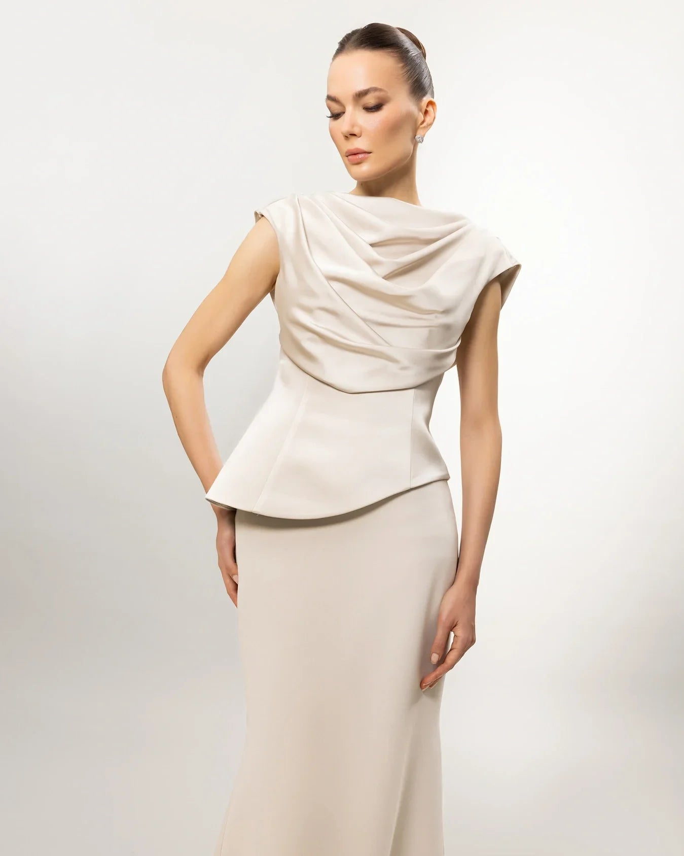 A26028-Drapeli Yaka Peplum Detaylı Balık Abiye Elbise - Kenzel