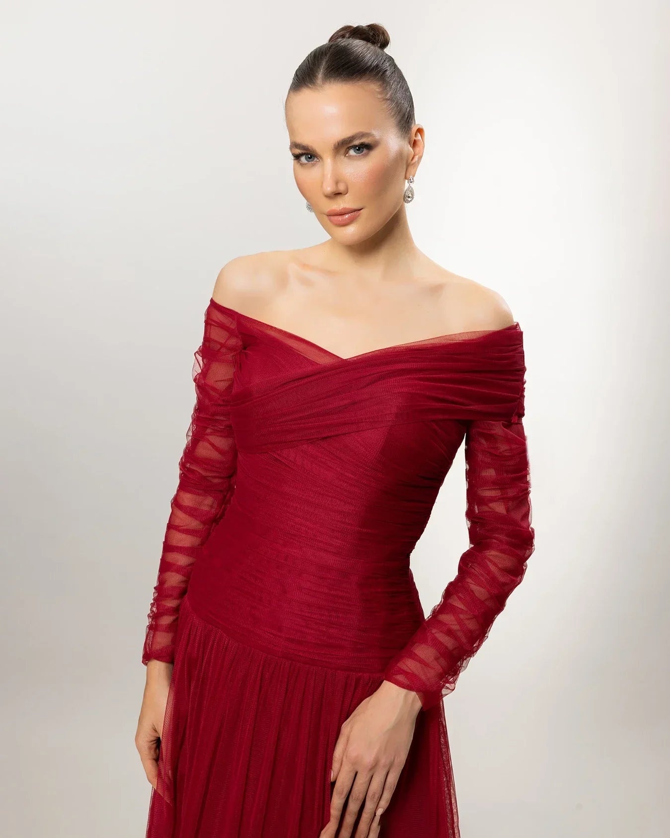 A26111-Düşük Omuz Uzun Kollu Drape Detaylı Abiye - Kenzel