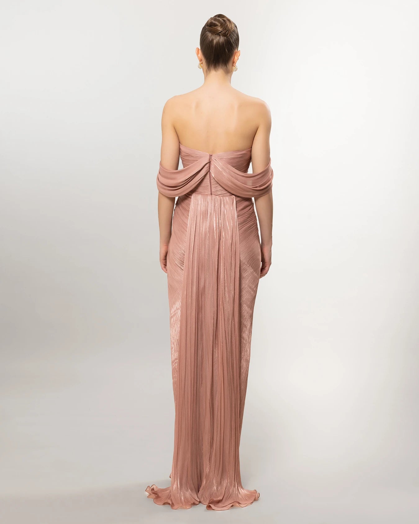 A26120-Zarif Drapeli Düşük Omuz Yırtmaçlı Uzun Elbise