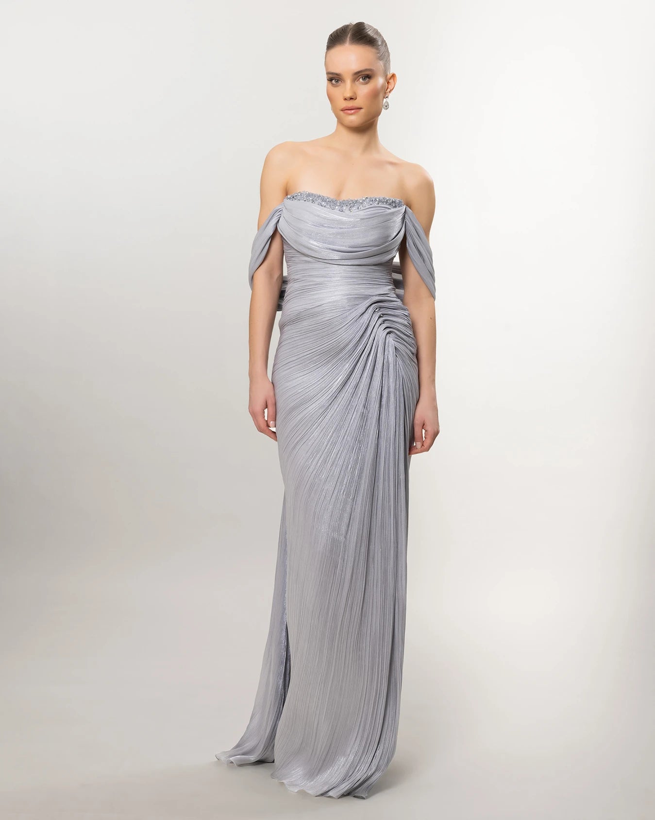 A26120-Zarif Drapeli Düşük Omuz Yırtmaçlı Uzun Elbise