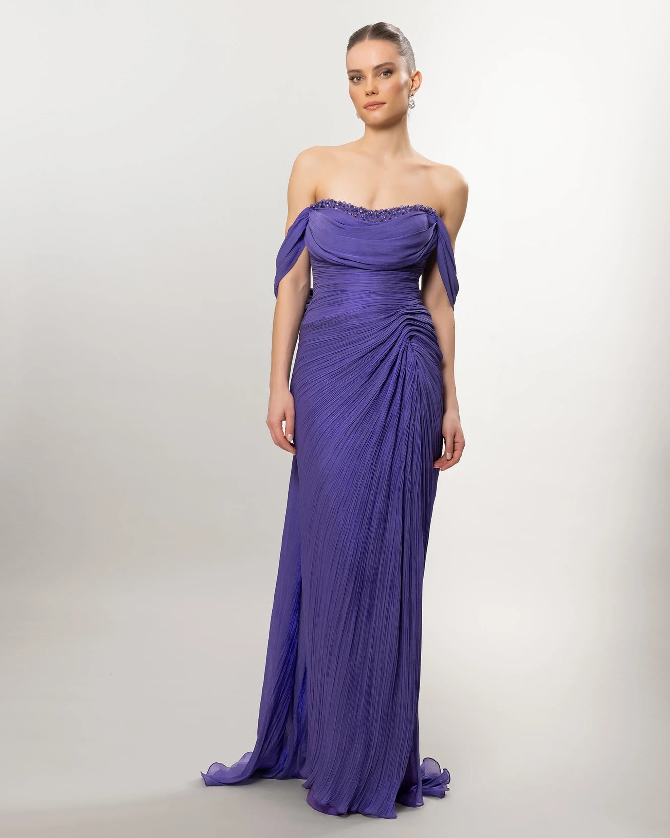 A26120-Zarif Drapeli Düşük Omuz Yırtmaçlı Uzun Elbise