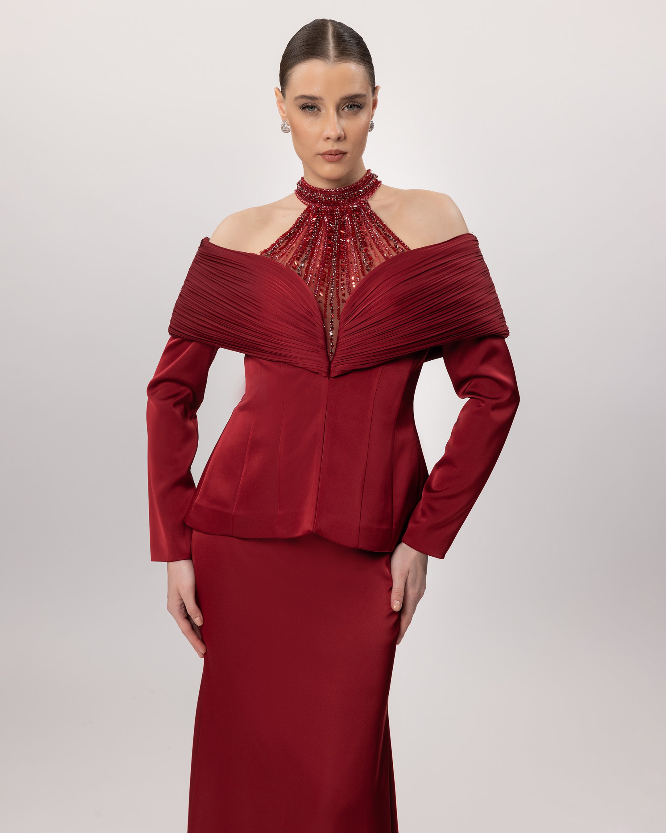 A26182-İşlemeli Halter Yaka Piliseli Omuz Detaylı Elbise