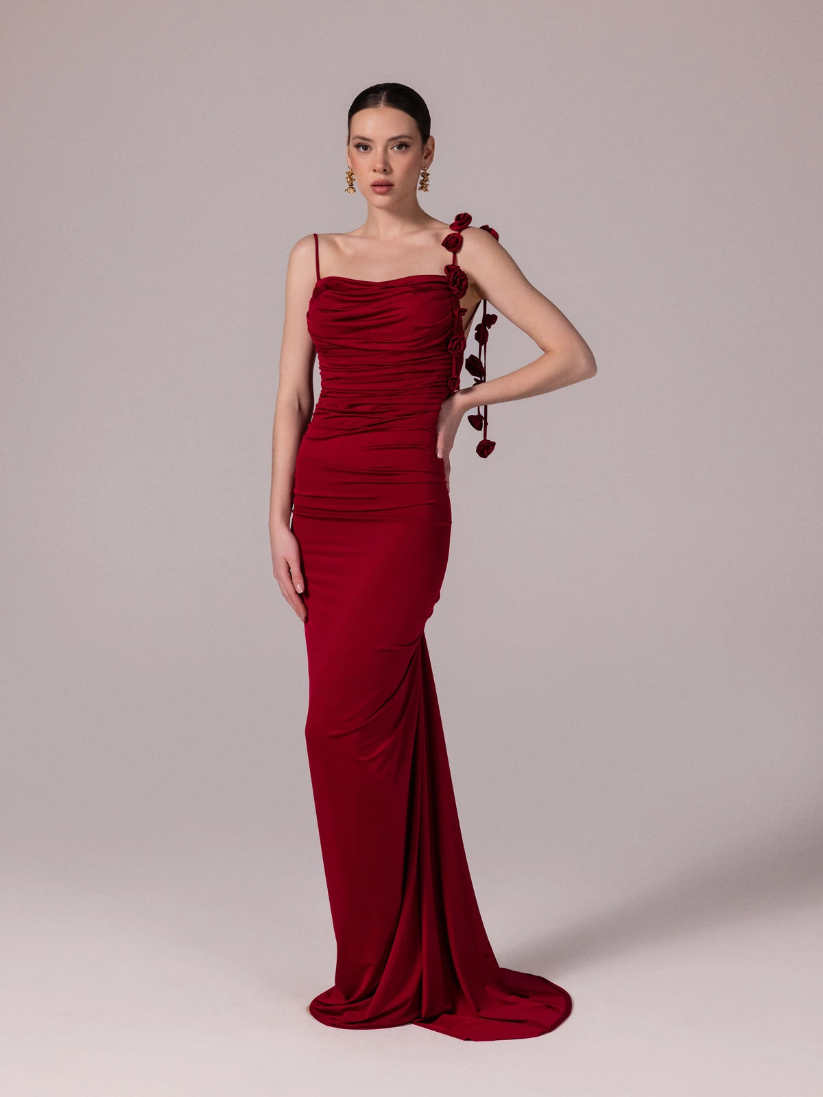 25115-Tek Omuz Çiçek Detaylı Sırt Dekolteli Abiye Elbise